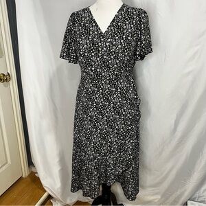 Floral V-Neck Midi Dress in Black 0XL